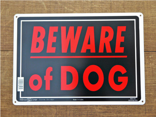 アメリカンサインボード　「BEWARE of DOG」 （猛犬注意！） メタル看板レッド